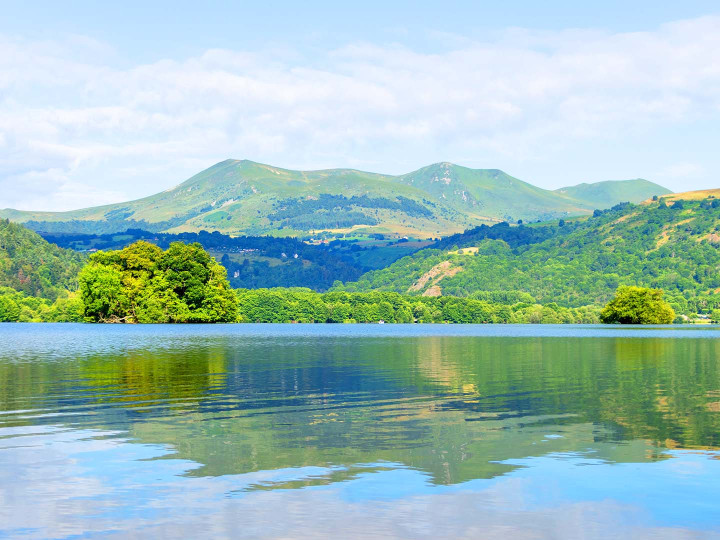 location vacances puy-de-dome azureva murol montagne evasion